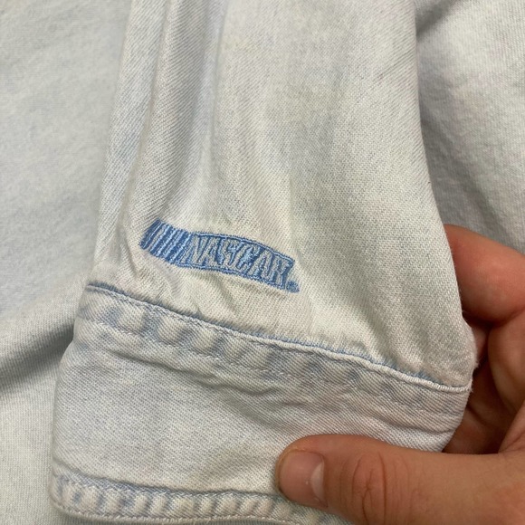 Vintage 2000s 'Dale Earnhardt Jr.' Budweiser Button-Down - Picture 7 of 10